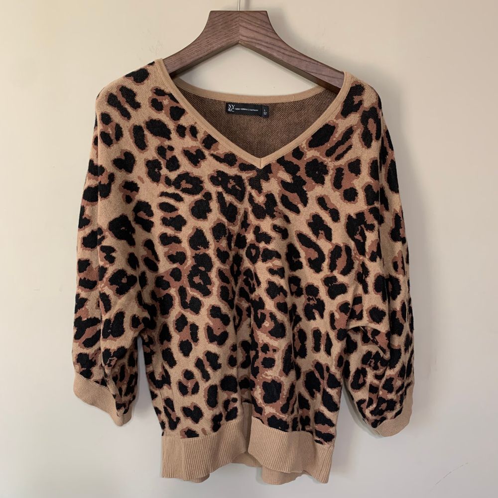 New York & Company NY&C Leopard Print Sweater Large - Picture 1 of 7